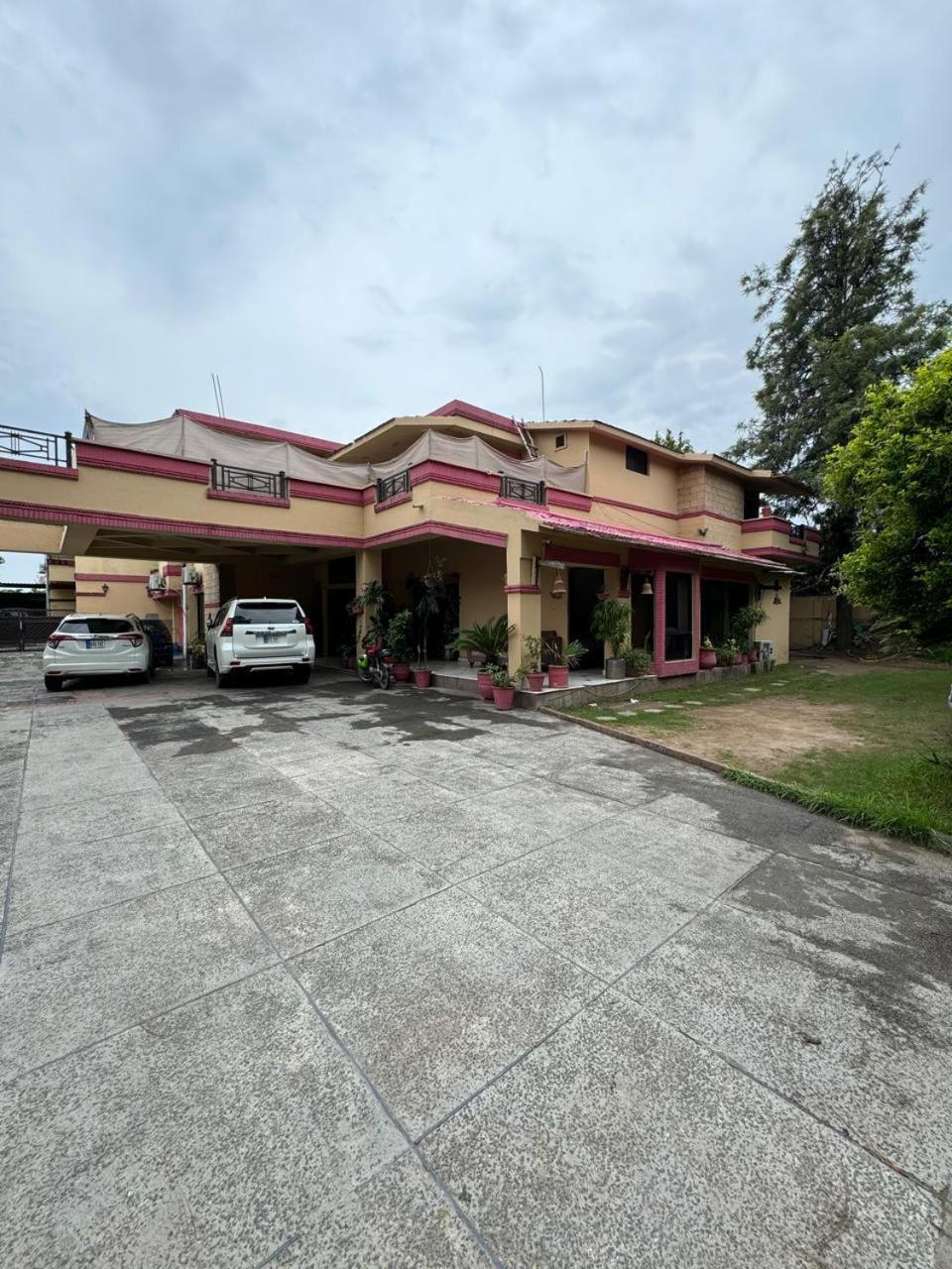 Casa Blanca Boutique Guest House Islamabad Exteriör bild