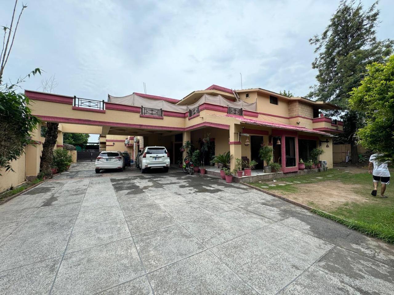 Casa Blanca Boutique Guest House Islamabad Exteriör bild
